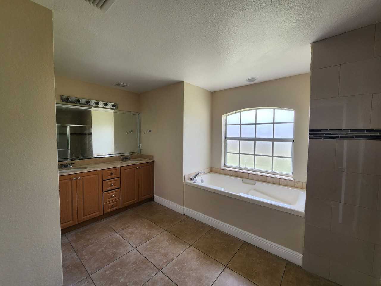 3702 5th St Sw - Photo 6 of 12