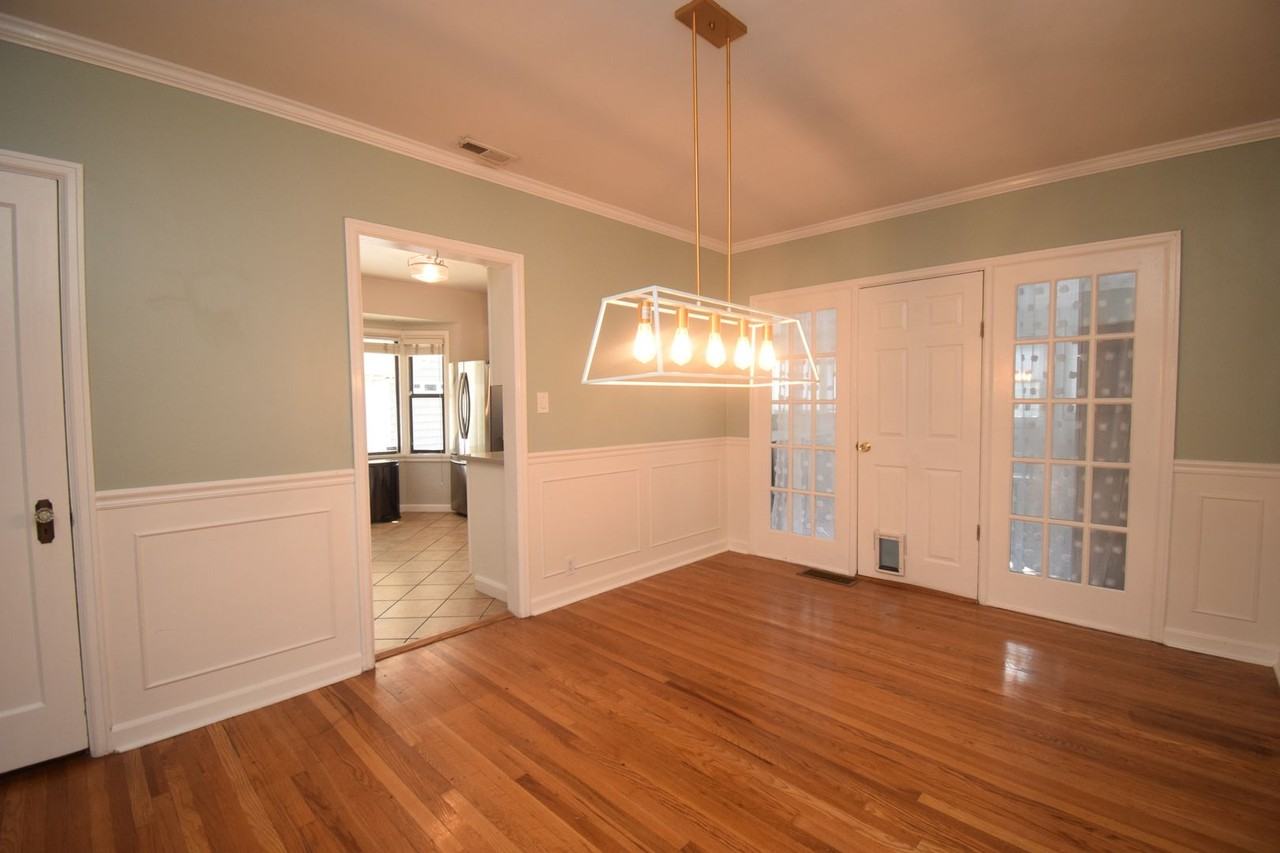 7622 S Lincoln St - Photo 7 of 31