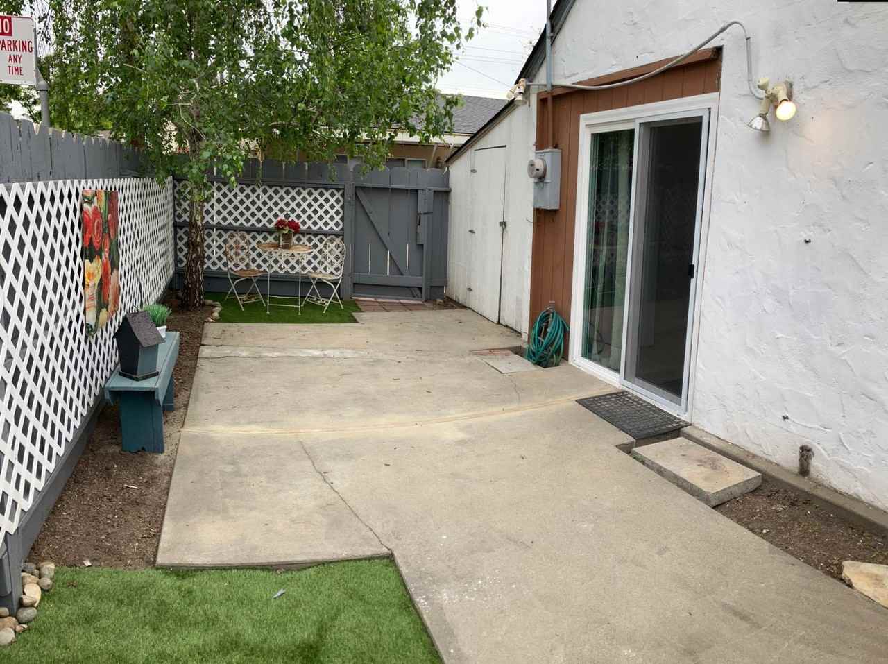 412 College Ave - Photo 2 of 9