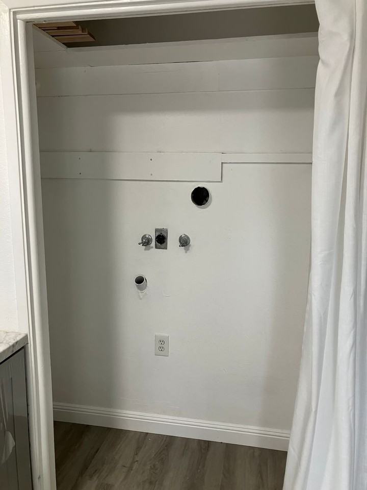 412 College Ave - Photo 5 of 9