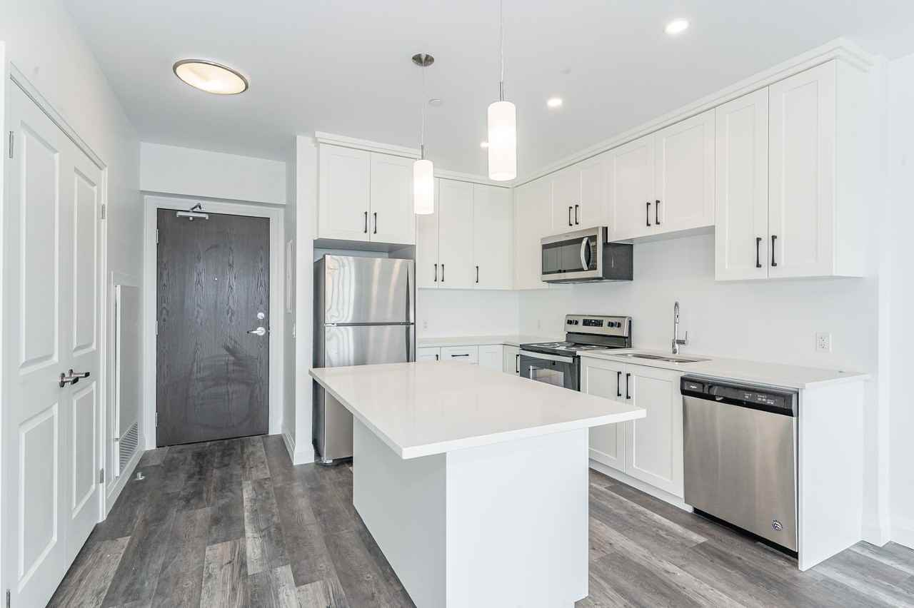 332 Gosling Gardens 505 - Photo 3 of 10
