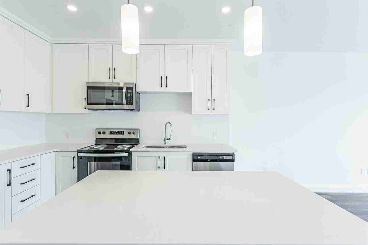 332 Gosling Gardens 505 - Photo 5 of 10