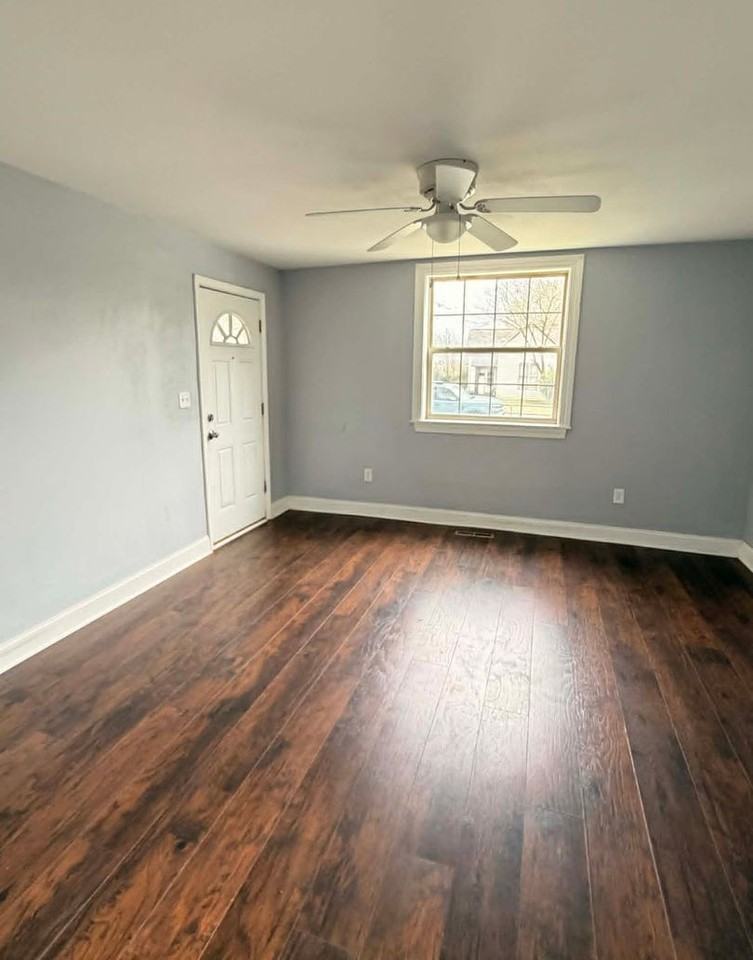 202 S Gray Ave - Photo 4 of 14