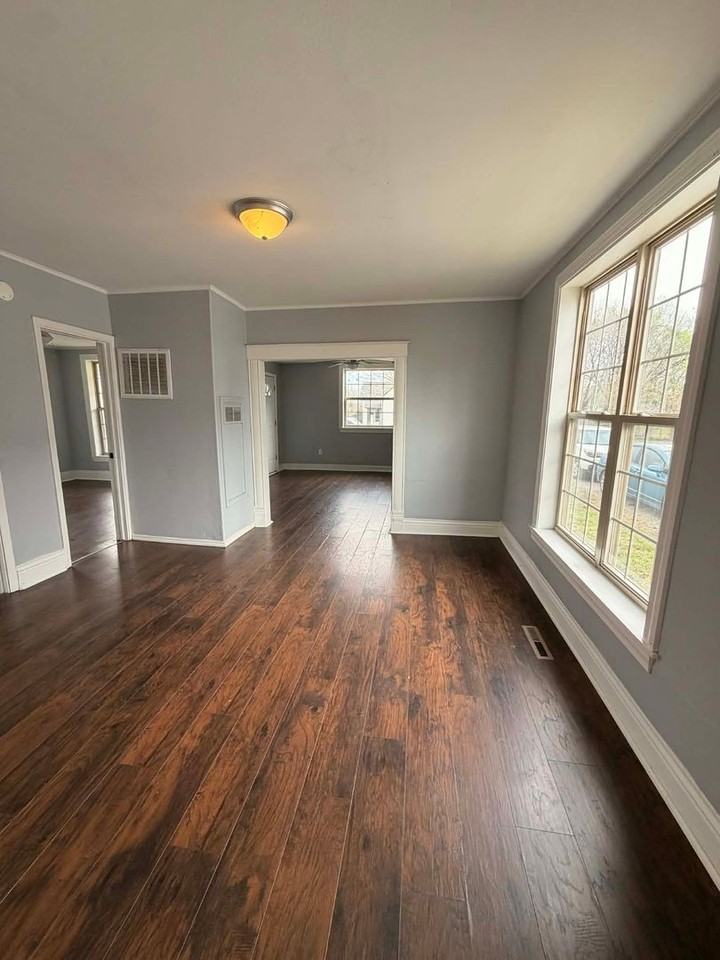 202 S Gray Ave - Photo 5 of 14