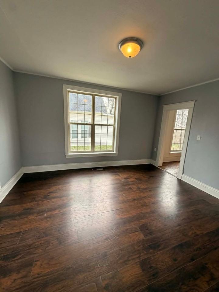 202 S Gray Ave - Photo 6 of 14