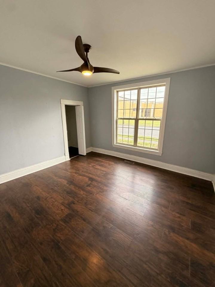 202 S Gray Ave - Photo 7 of 14