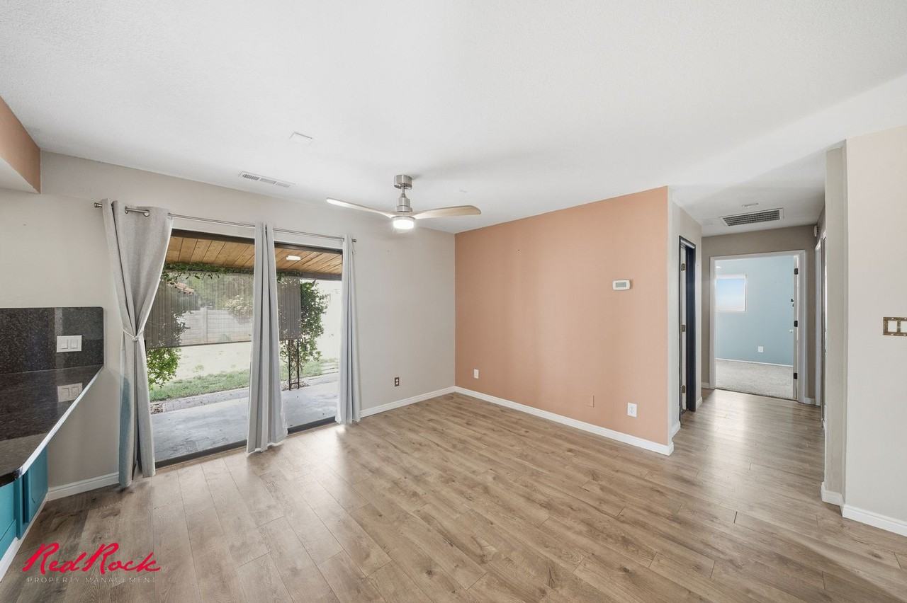 1639 Scenic Dr - Photo 4 of 37