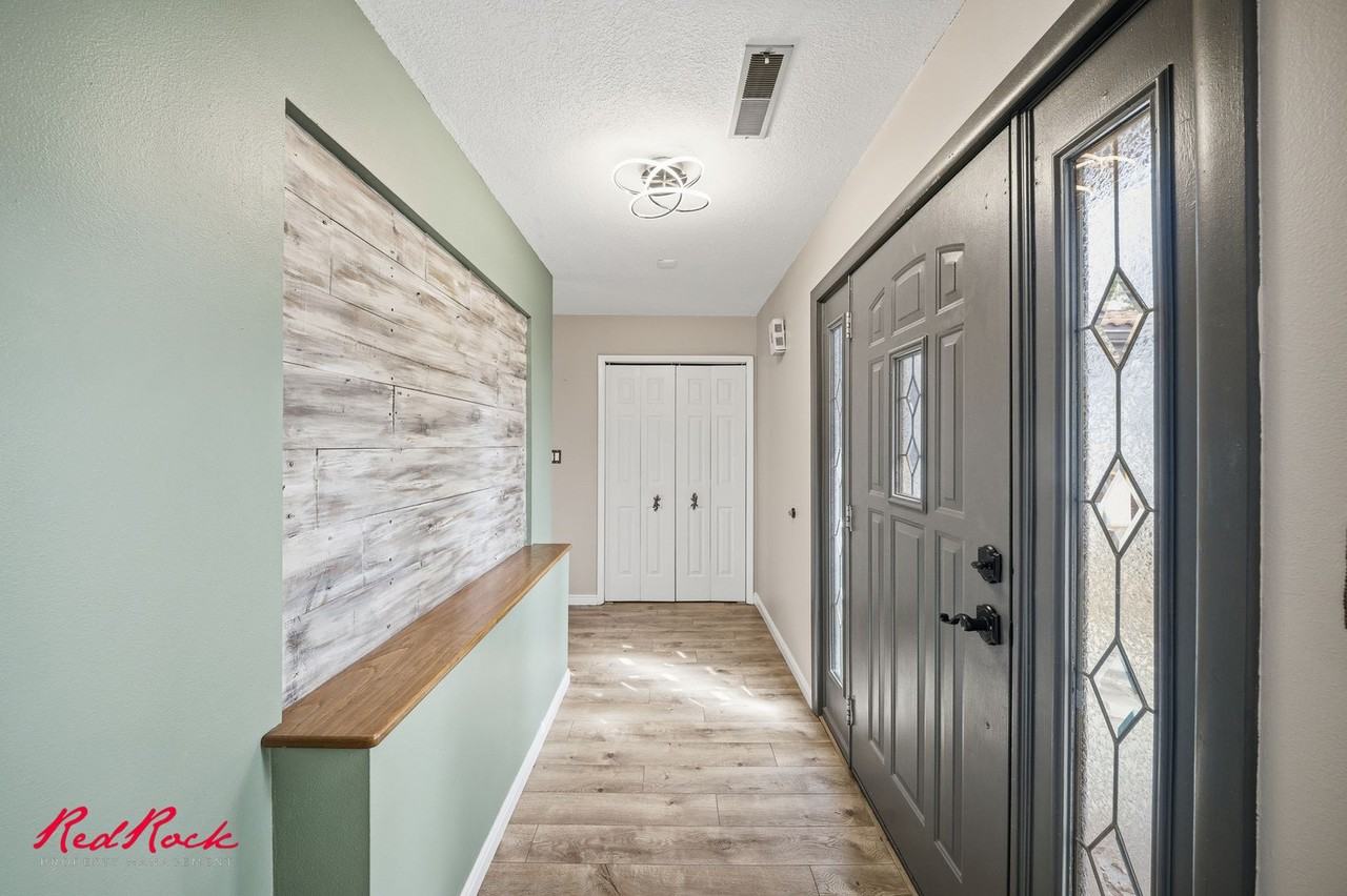 1639 Scenic Dr - Photo 6 of 37