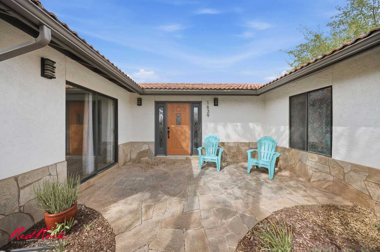 1639 Scenic Dr - Photo 3 of 36