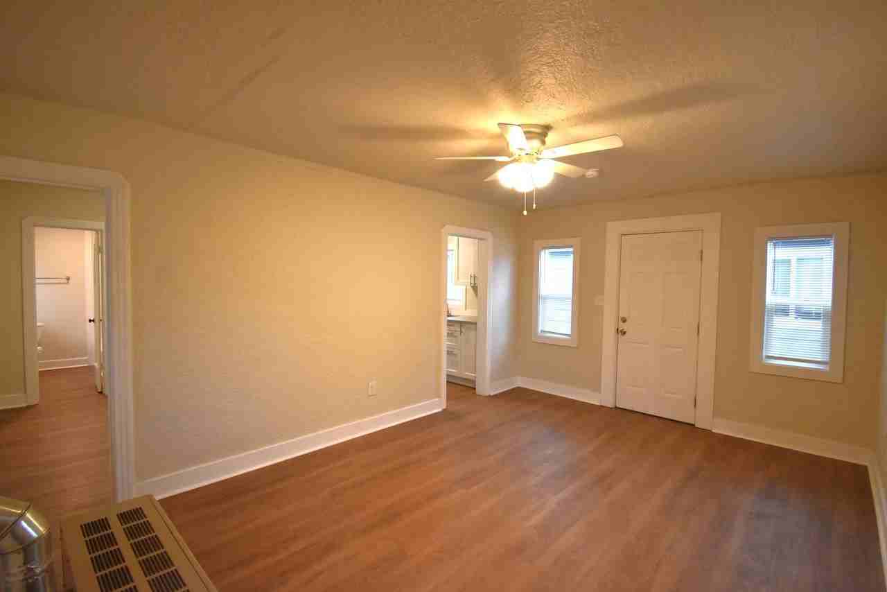 312 S Main St - Photo 5 of 14