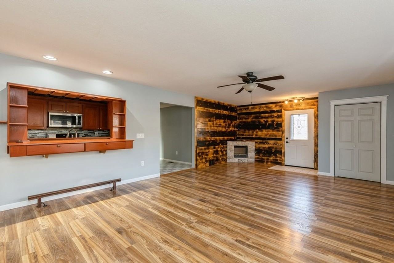 1041 68th St - Photo 4 of 15