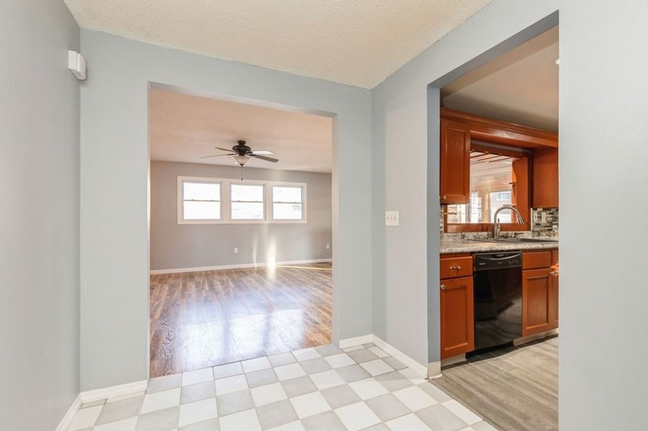 1041 68th St - Photo 5 of 15