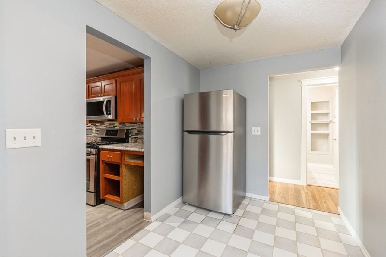 1041 68th St - Photo 6 of 15