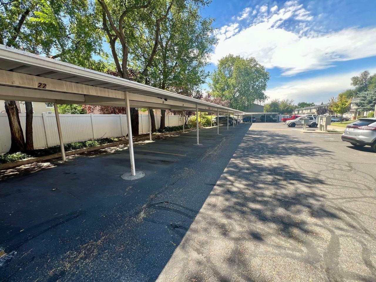 857 E Meadow Pine Ct - Photo 3 of 5