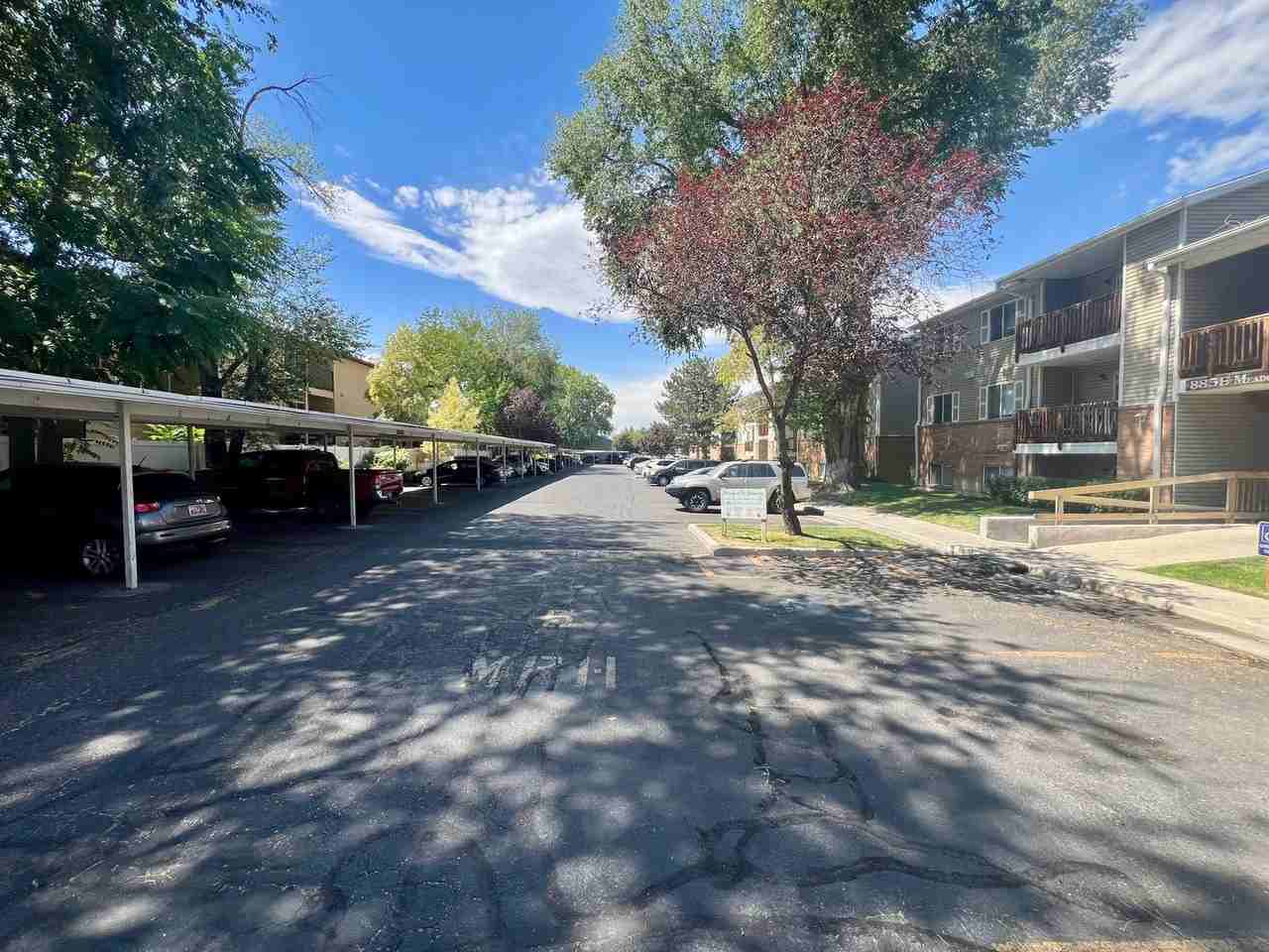 857 E Meadow Pine Ct - Photo 4 of 5