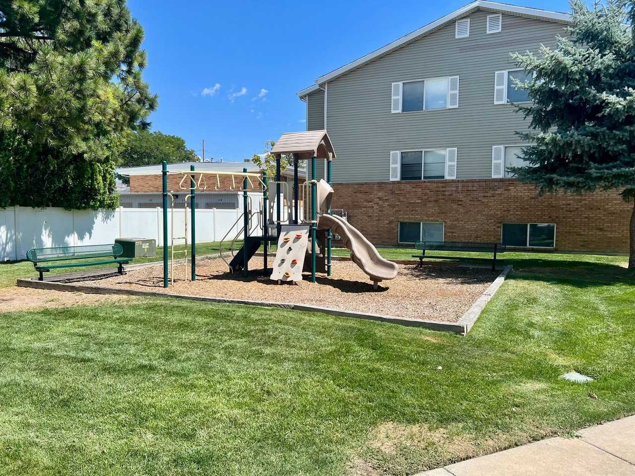 857 E Meadow Pine Ct - Photo 5 of 5