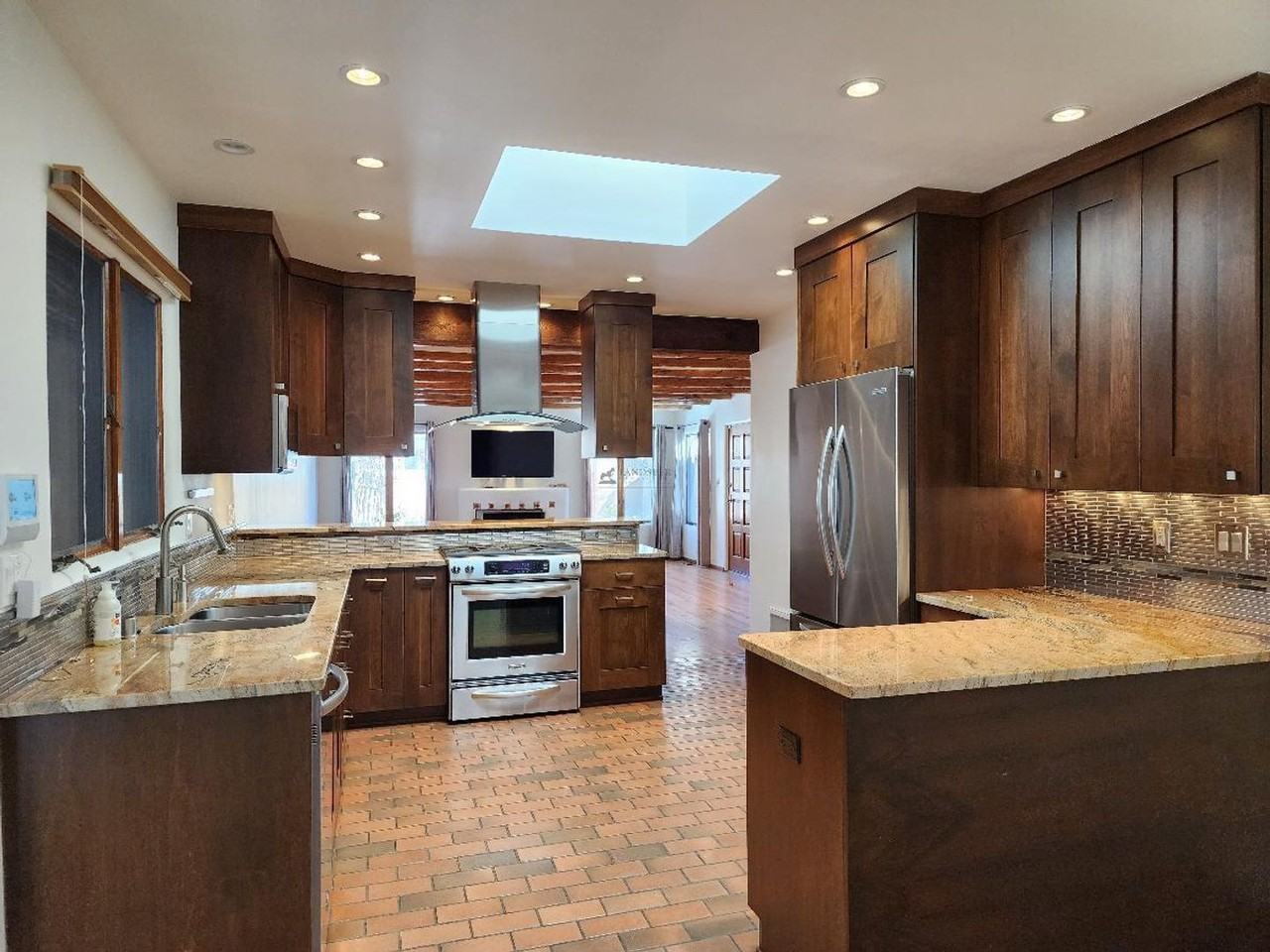 602 Griffin St - Photo 5 of 22