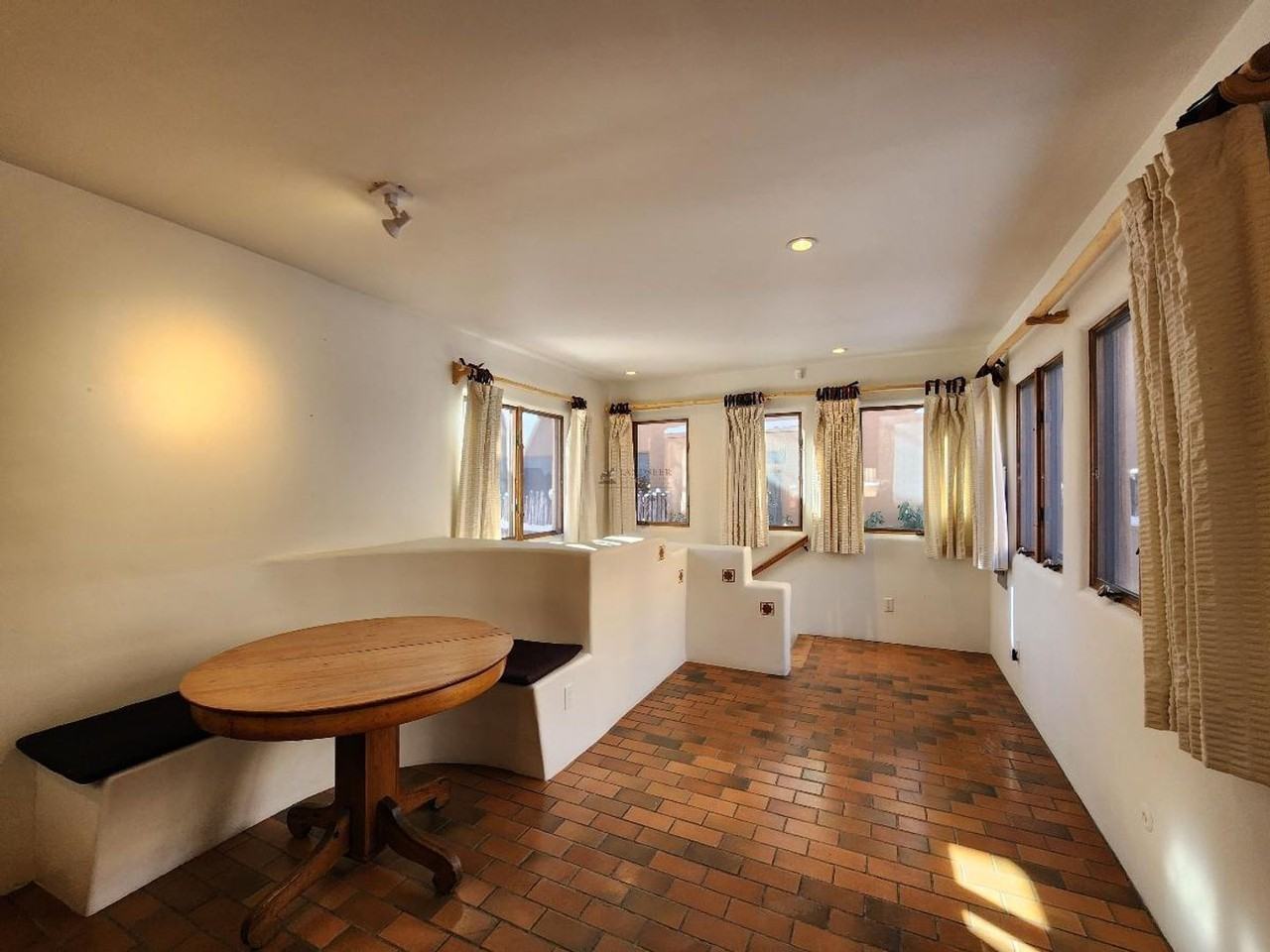 602 Griffin St - Photo 7 of 22