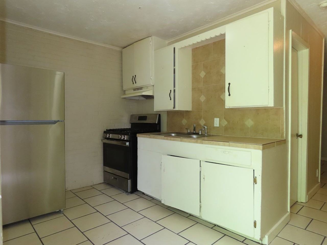 1629 W Mims St #103 - Photo 6 of 16