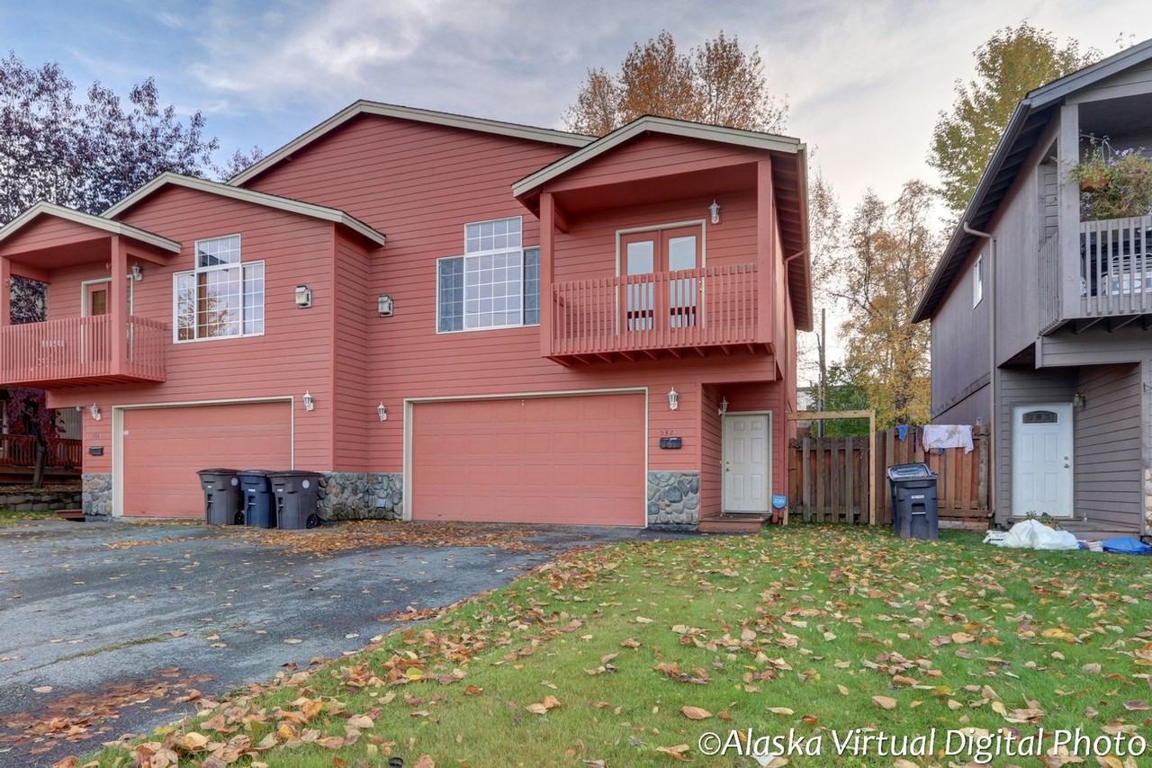 532 E 24th Ave - Photo 4 of 32