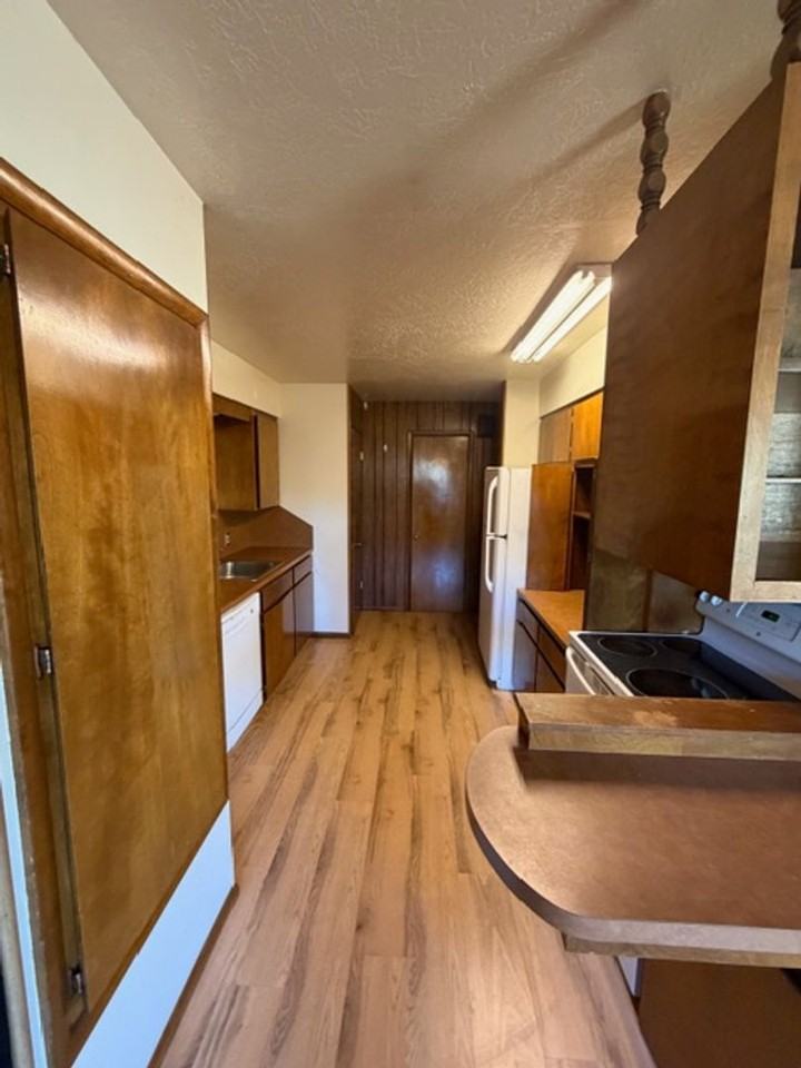 1197 10th Ave E - Photo 3 of 9