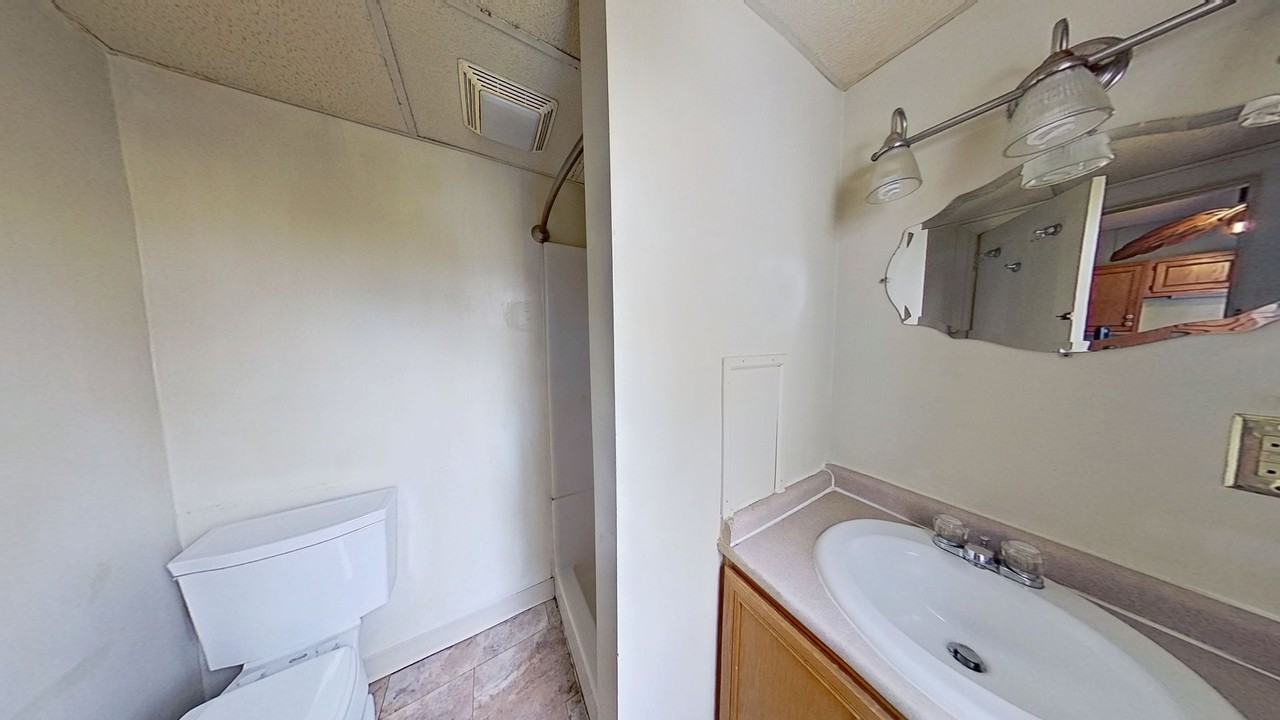 1819 W Market St - Photo 7 of 7