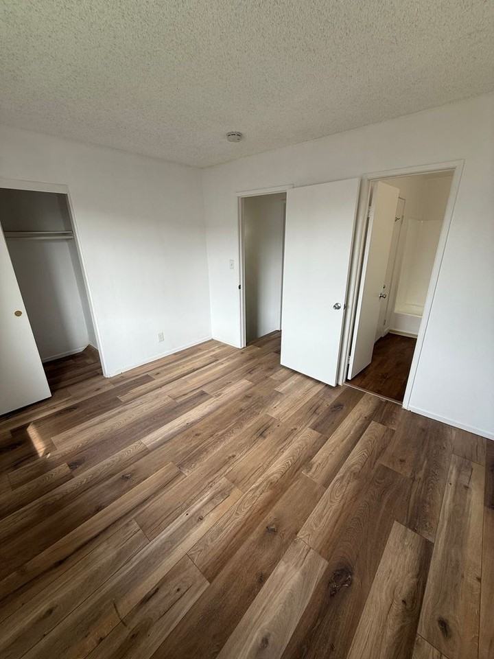 20810 Arline Ave #08 - Photo 5 of 17