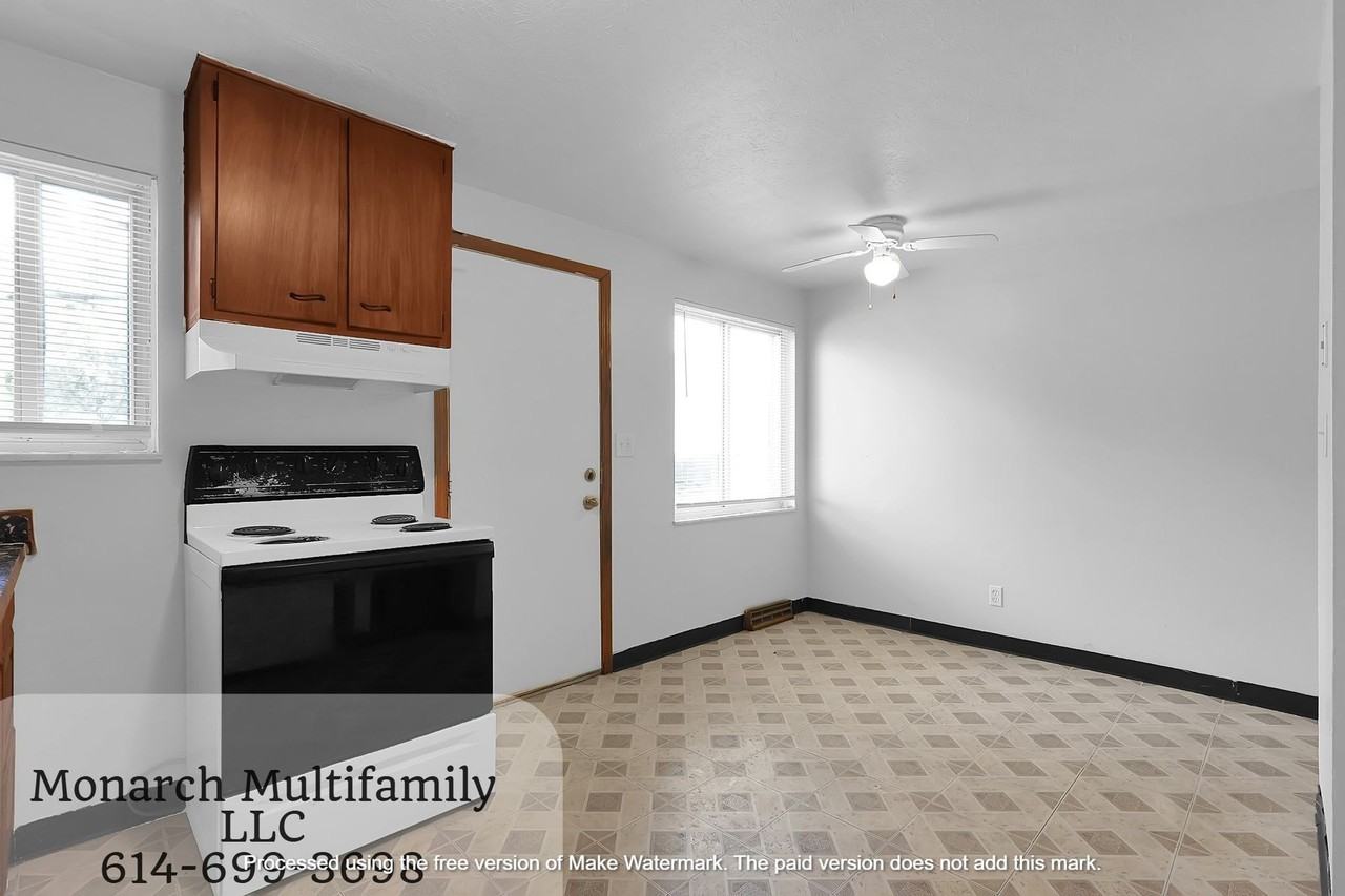 Pine Hill Townhomes - Photo 4 of 19