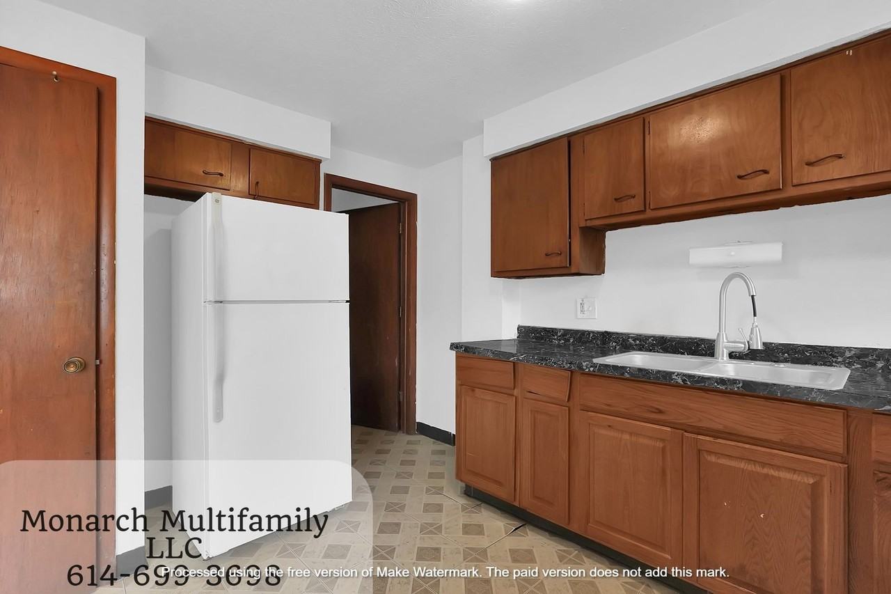 Pine Hill Townhomes - Photo 5 of 19