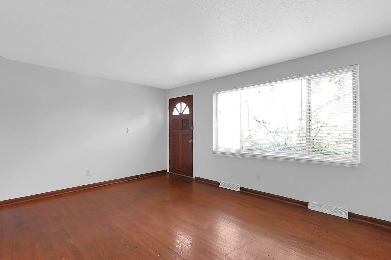 1699 Lonsdale Rd #1707 - Photo 5 of 22