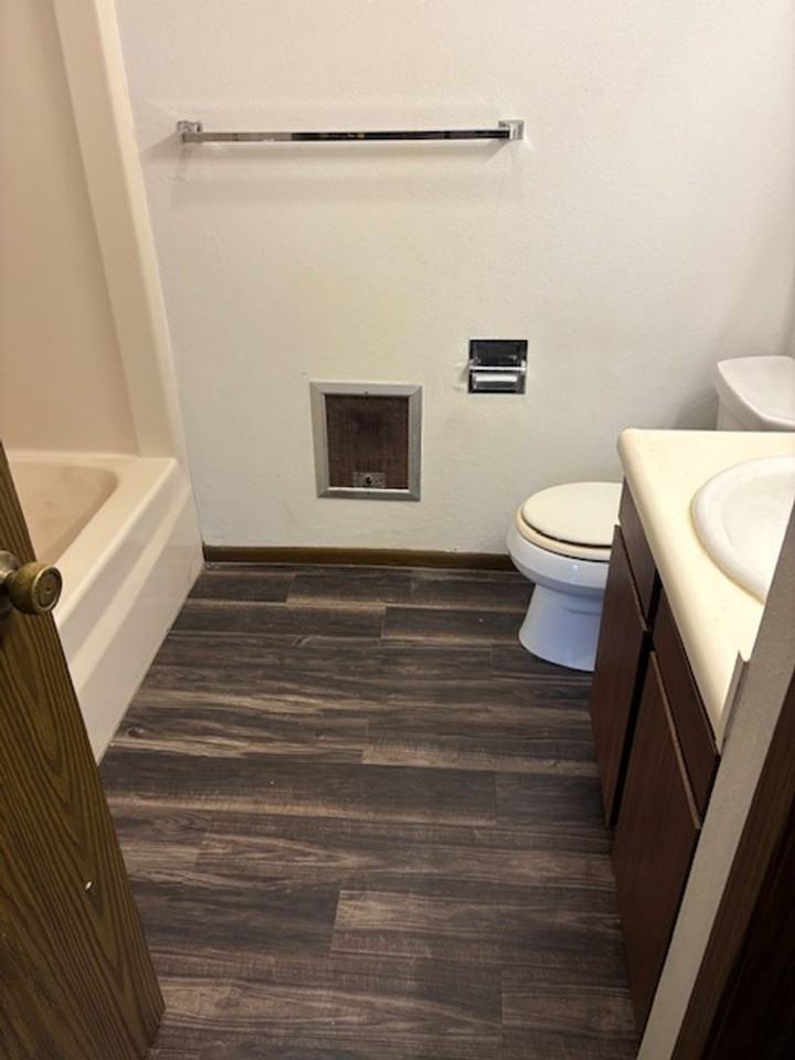 209 Estelle St #C2 - Photo 3 of 8