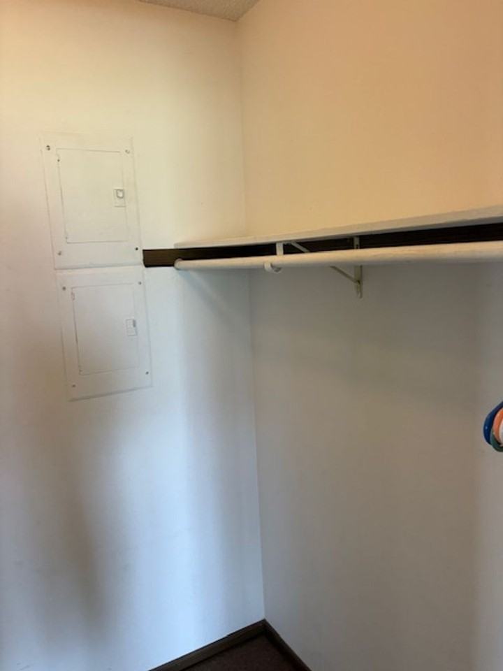 209 Estelle St #C4 - Photo 3 of 9