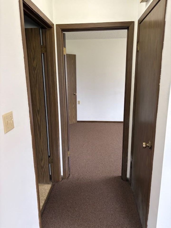 209 Estelle St #C4 - Photo 6 of 9