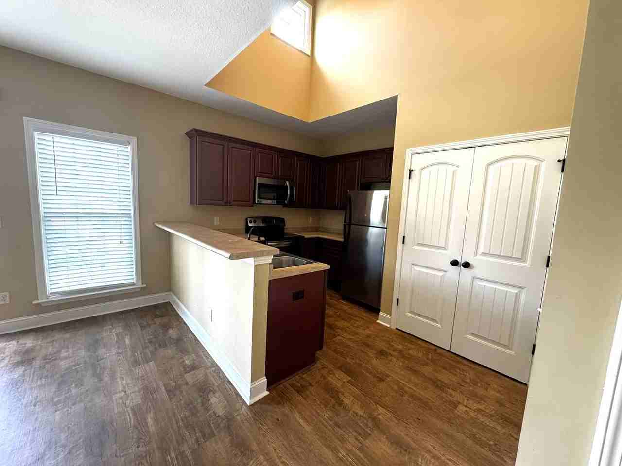 10 E Grady St - Photo 2 of 8