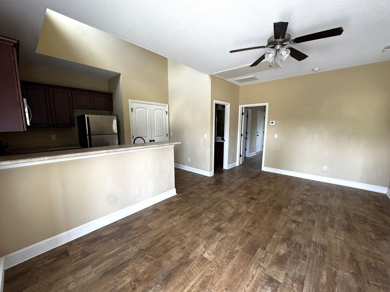 10 E Grady St - Photo 3 of 8