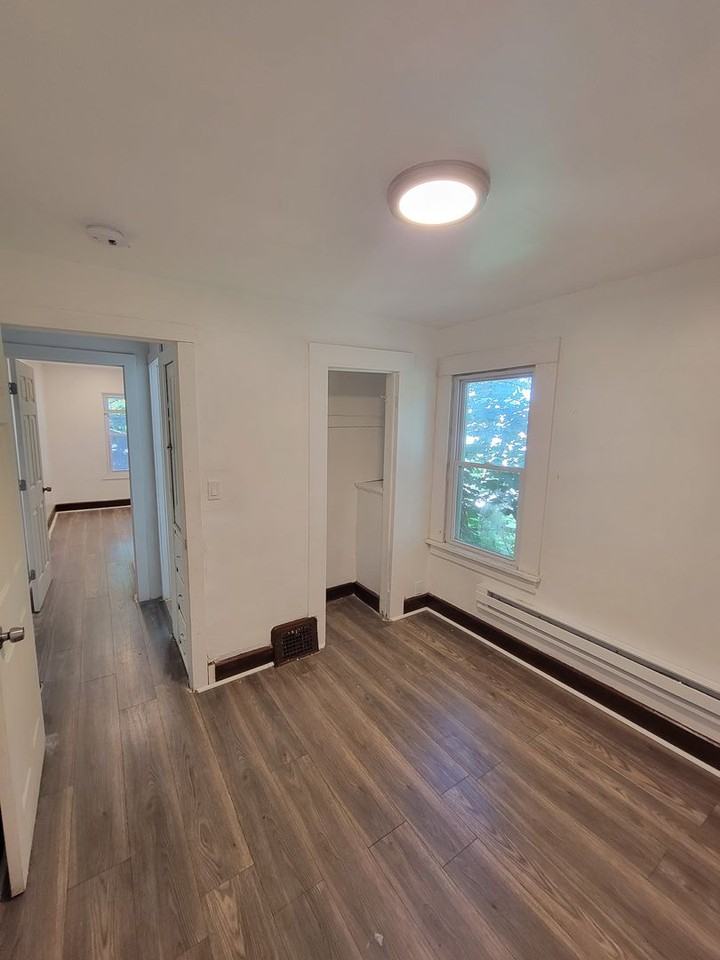 1185 E 167th St ##Oh - Photo 7 of 17