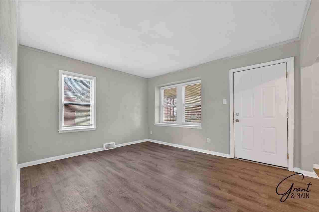 12716 Riad St - Photo 5 of 24