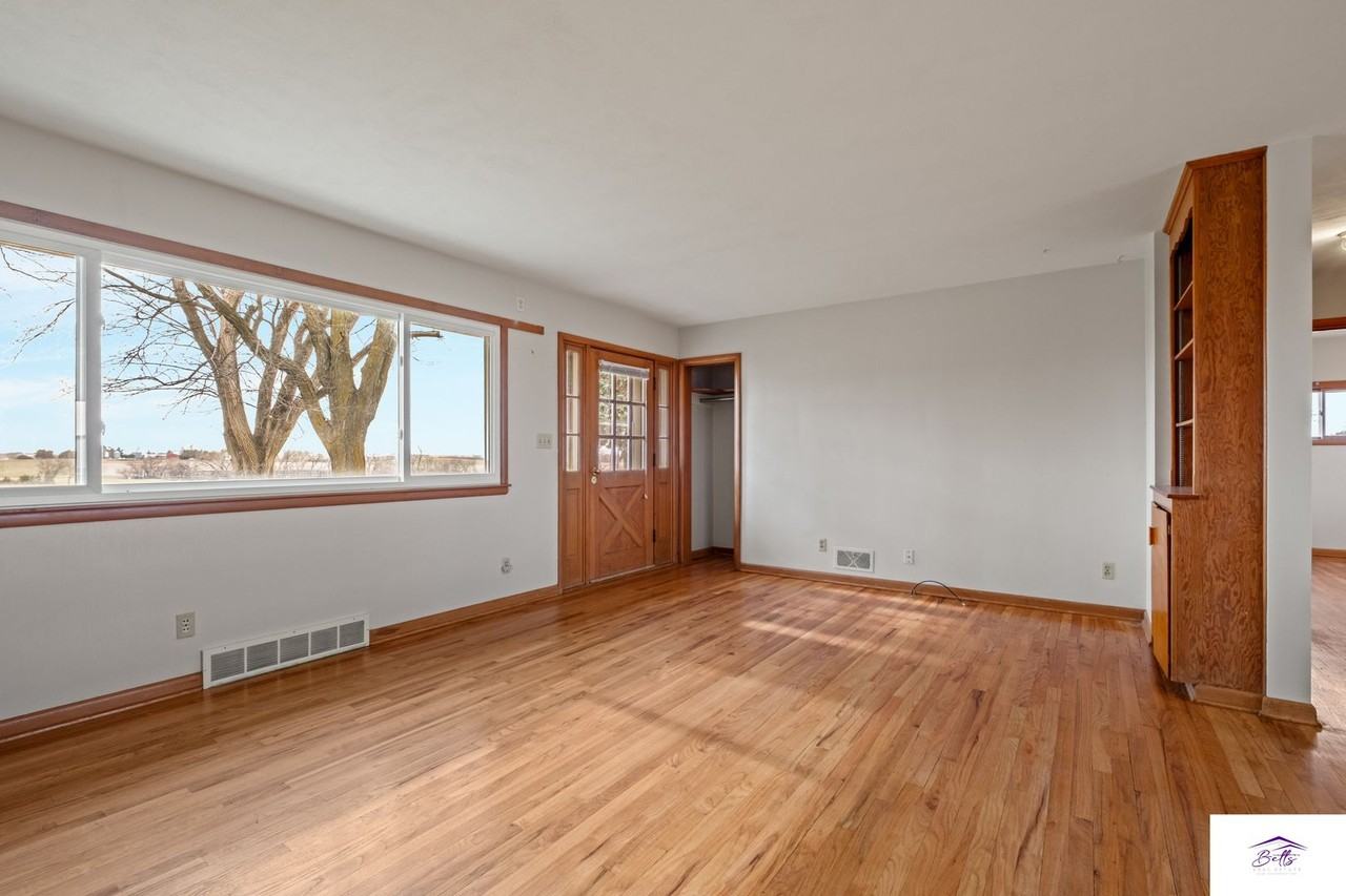 12217 144th St - Photo 2 of 18
