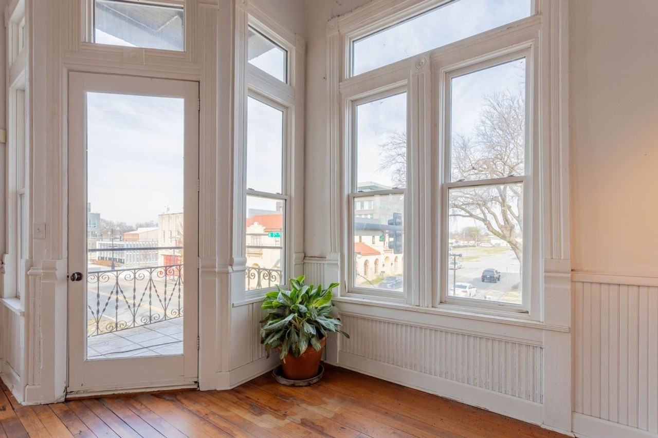 427 Main St - Photo 4 of 9