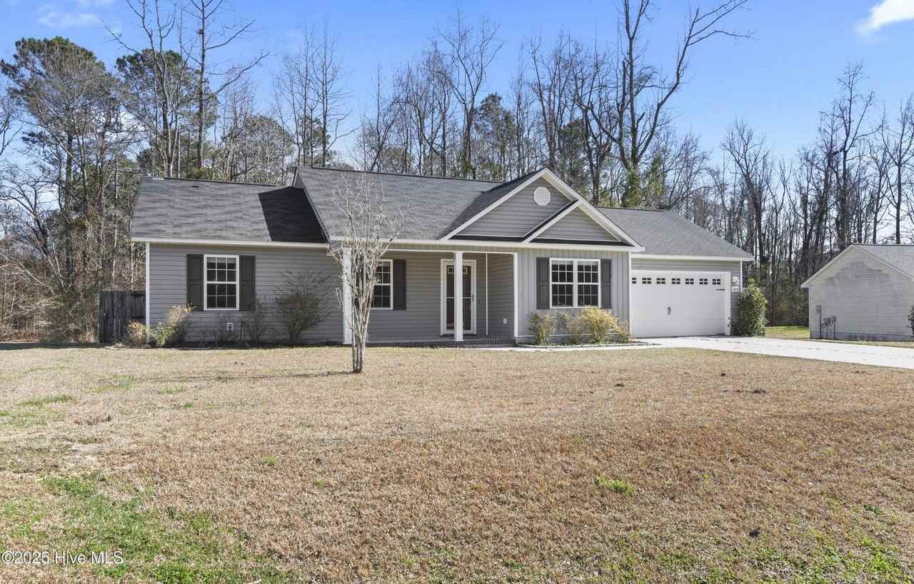 320 Reid Ct N - Photo 2 of 19