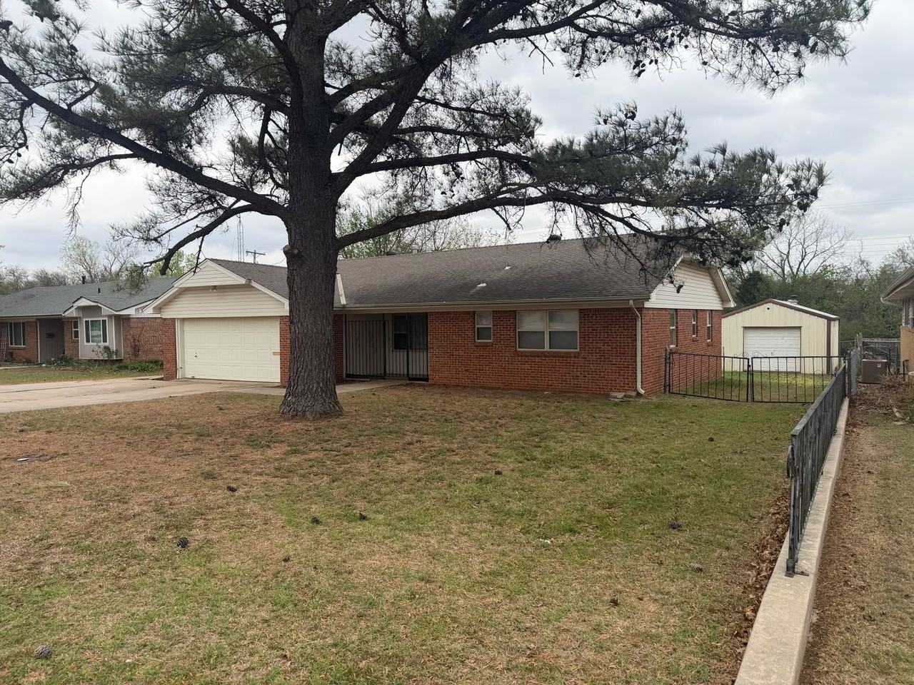 1809 N Pennsylvania Ave - Photo 2 of 17