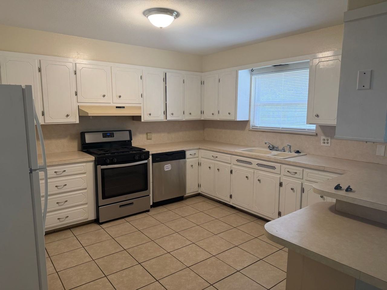 1809 N Pennsylvania Ave - Photo 7 of 17