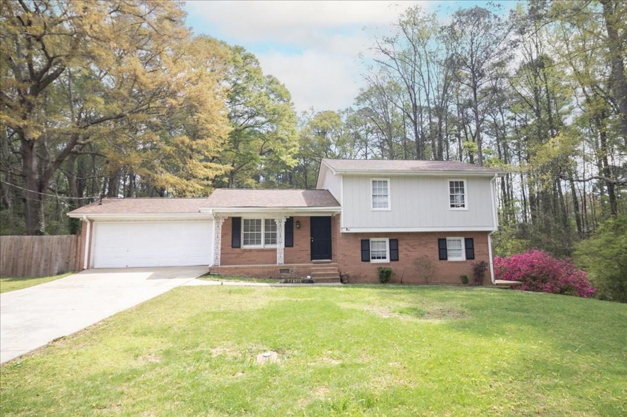 4780 Bell Cir Se - Photo 2 of 30