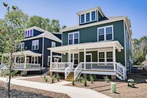 featured image of 743 S Washington Ave