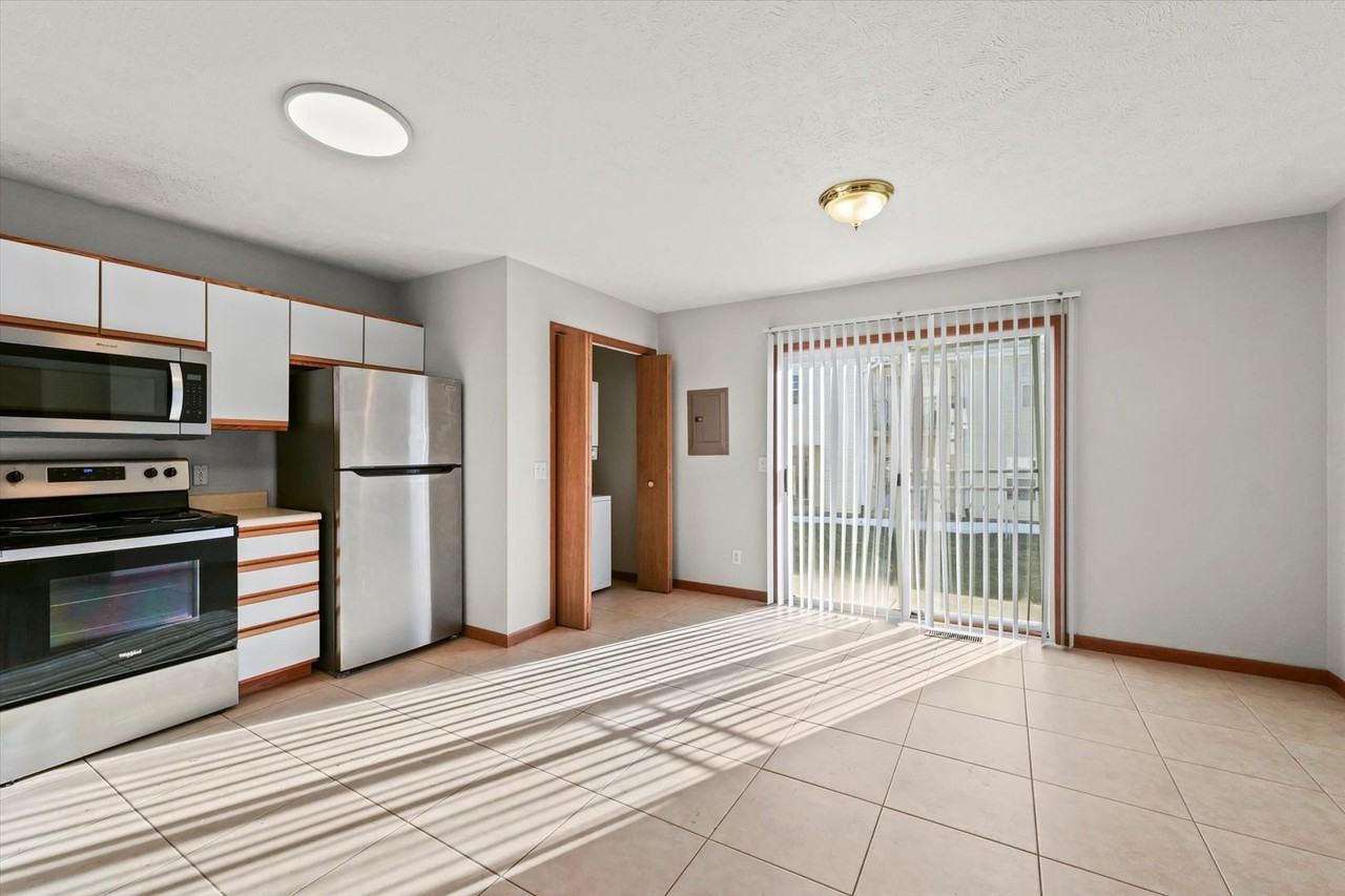 207 Crossing Dr - Photo 4 of 14