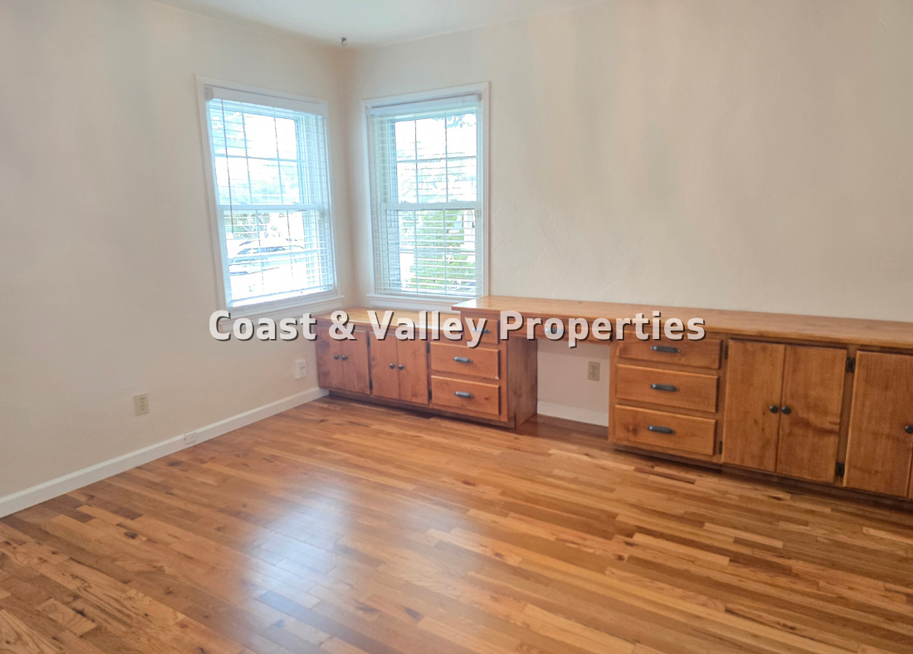 2 Bush St - Photo 7 of 13