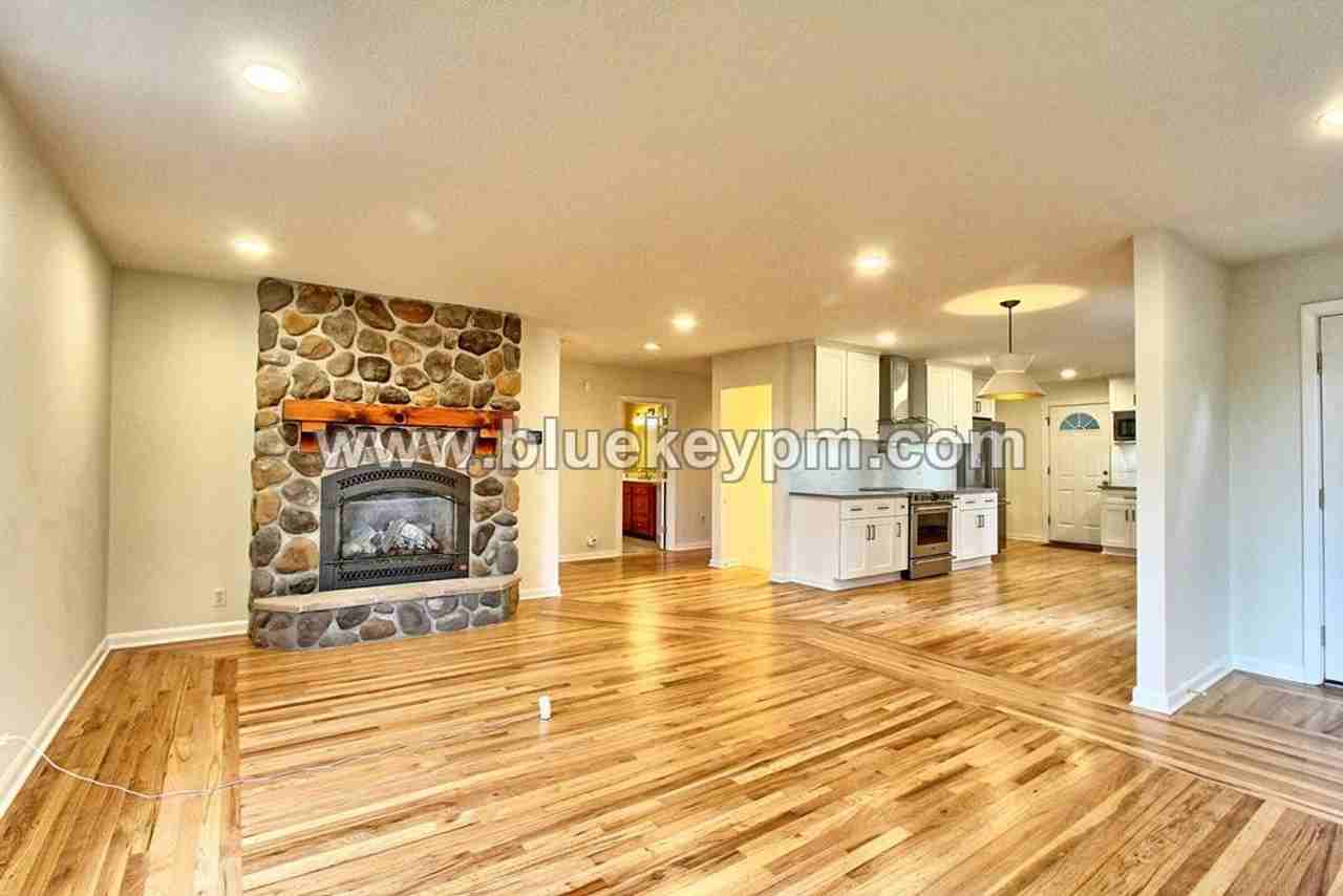 4114 Ne 56th St - Photo 7 of 25