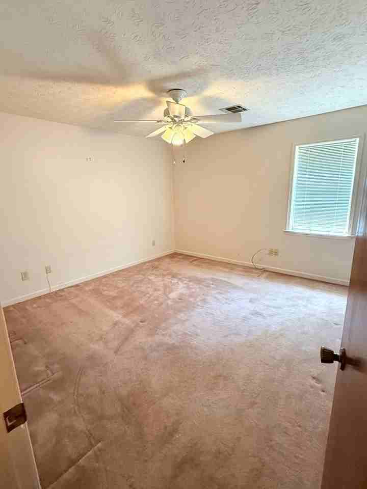710 Summer Ln - Photo 5 of 18
