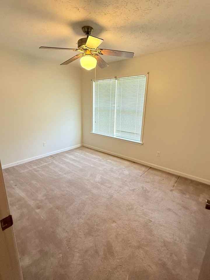 710 Summer Ln - Photo 6 of 18