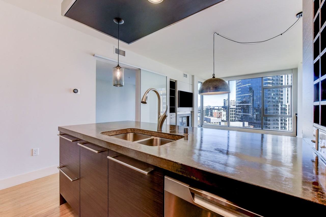 820 Blanchard St #1502 - Photo 5 of 20